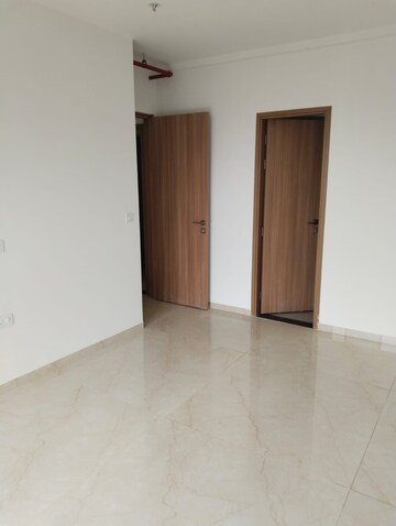 Room in 1 BHK Apartment at LnT Veridian, Powai – for Rent