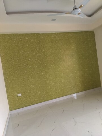 Room in 2 BHK Builder Floor at RWA Apartments Sector 41, Sector 41 – for Rent