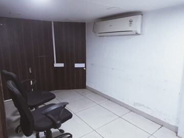 Room in  Office Space at Haware Fantasia, Sector 28 – for Rent