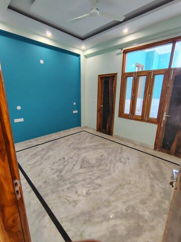 Room in 2 BHK Builder Floor at RWA Residential Society Sector 46, Sector 46 – for Rent