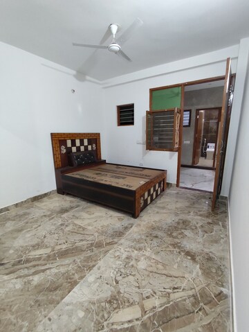 Bedroom in 1 RK Builder Floor at Sector 70 – for Rent