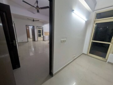 Room in 3 BHK Builder Floor at RWA Apartments Sector 41, Sector 41 – for Rent