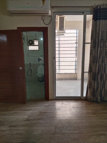Room in 3 BHK Apartment at Bariatu – for Rent