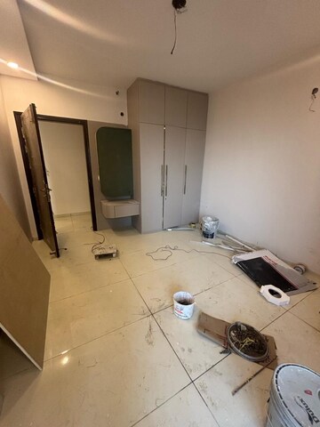 Master Bedroom in 3.5 BHK Apartment at Omaxe Waterscapes, Gomti Nagar – for Rent