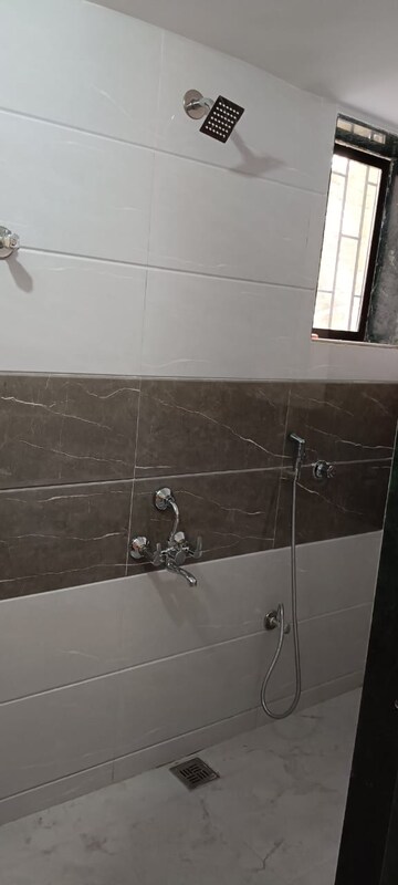 Bathroom in 2 BHK Apartment at Kalpvrux CHS, Khanda Colony – for Rent