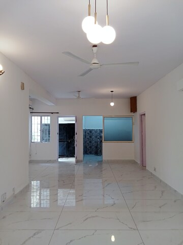 Room in 3 BHK Apartment at Vasant Kunj – for Rent