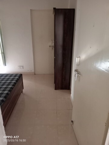 Room in 2 BHK Apartment at Conscient Habitat, Sector 99a – for Rent