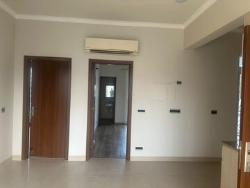 Room in 2.5 BHK Builder Floor at Central Park 3 Flower Valley, Sohna Sector 33 – for Rent