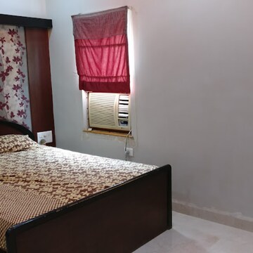 Bedroom in 4 BHK Penthouse at Vascon Paradise, Link Road – for Rent