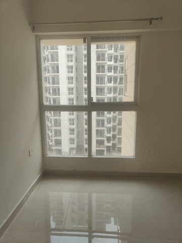 Room in 2 BHK Apartment at Signature Global Proxima, Sector 89 – for Rent