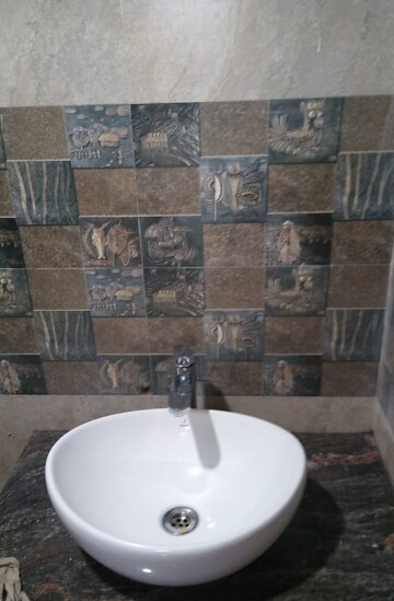 Bathroom in 3 BHK Apartment at Jaypee Greens Kosmos, Sector 134 – for Rent