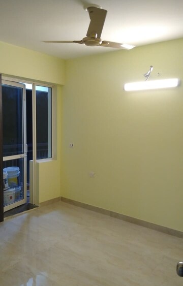 Room in 3 BHK Apartment at Jaypee Greens Kosmos, Sector 134 – for Rent