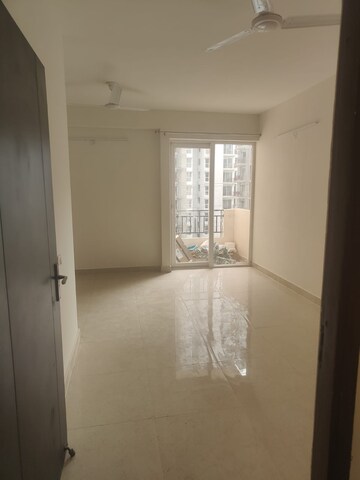 Room in 2 BHK Apartment at Signature Global Proxima, Sector 89 – for Rent