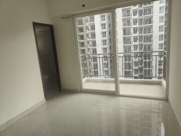 Room in 2 BHK Apartment at Signature Global Proxima, Sector 89 – for Rent