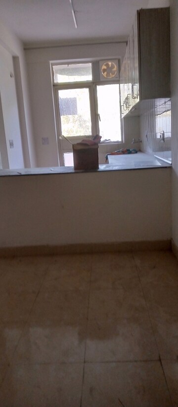 Room in 2 BHK Apartment at Conscient Habitat, Sector 99a – for Rent