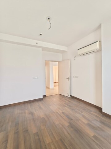 Room in 3 BHK Apartment at ROF Aalayas, Sector 102 – for Rent
