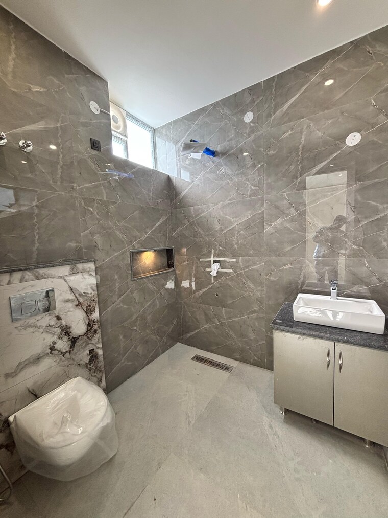 Bathroom, sahastradhara road 4 Bedroom 2700 Sq.Ft. Villa In Sahastradhara Road Dehradun 8355116