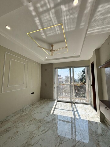 Kitchen in 4 BHK Villa at Sahastradhara Road – for Sale
