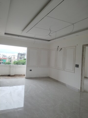 Room in 4 BHK Builder Floor at Sector 43 – for Sale