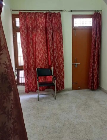 Bedroom in 2 BHK Villa at Aliganj – for Rent