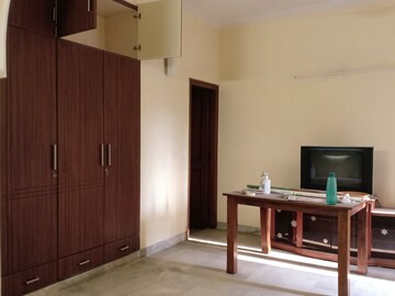 Room in 2 BHK Apartment at Malviya Nagar – for Rent