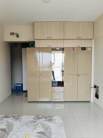 Furnished Amenities in 3 BHK Apartment at Runwal Elegante, Andheri West – for Rent