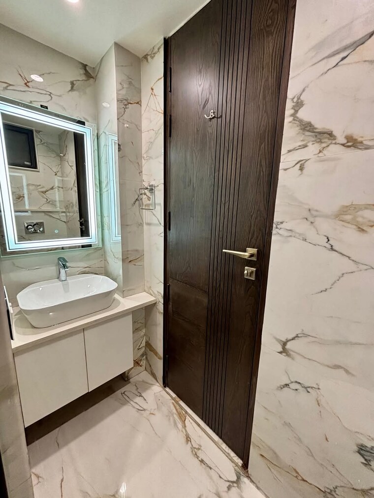 Bathroom, green-wood-city 5 Bedroom 500 Sq.Yd. Builder Floor In Sector 45 Gurgaon 8355138