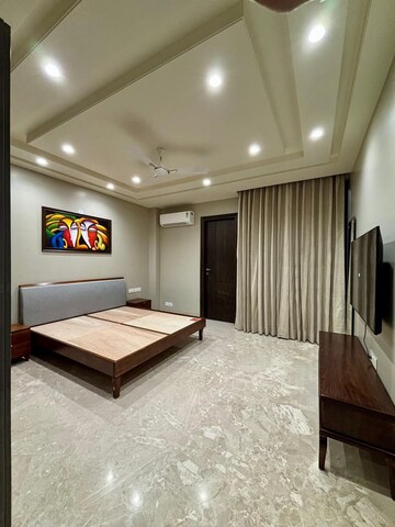 Bedroom in 5 BHK Builder Floor at Green Wood City, Sector 45 – for Sale