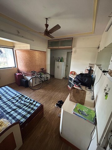 Master Bedroom in 1.5 BHK Apartment at Panom Park, Vile Parle East – for Rent