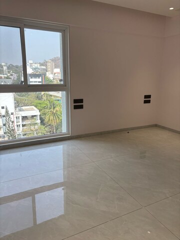Room in 5 BHK Apartment at Swojas Sarthak, Law College Road – for Rent
