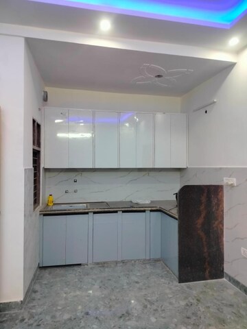 Kitchen in 1.5 BHK Builder Floor at Sector 8, Dwarka – for Rent