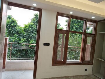 Room in 3 BHK Apartment at Malviya Nagar – for Sale