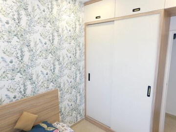 Room in 2 BHK Apartment at Kanakia Silicon Valley, Powai – for Rent