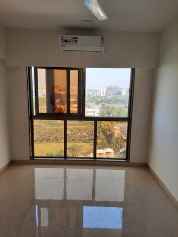 Room in 2 BHK Apartment at Platinum Prive, Andheri West – for Rent
