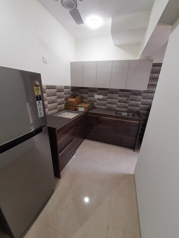 Furnished Amenities in 2 BHK Apartment at Platinum Prive, Andheri West – for Rent