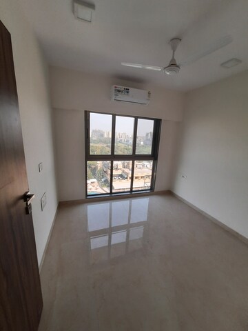 Room in 2 BHK Apartment at Platinum Prive, Andheri West – for Rent