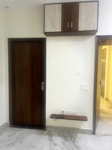 Room in 2 BHK Builder Floor at Ansal Sushant Lok I, Sector 43 – for Rent