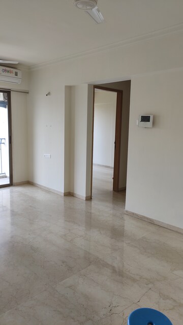 Furnished Amenities in 2 BHK Apartment at Platinum Life, Andheri West – for Rent