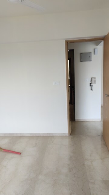 Room in 2 BHK Apartment at Platinum Life, Andheri West – for Rent