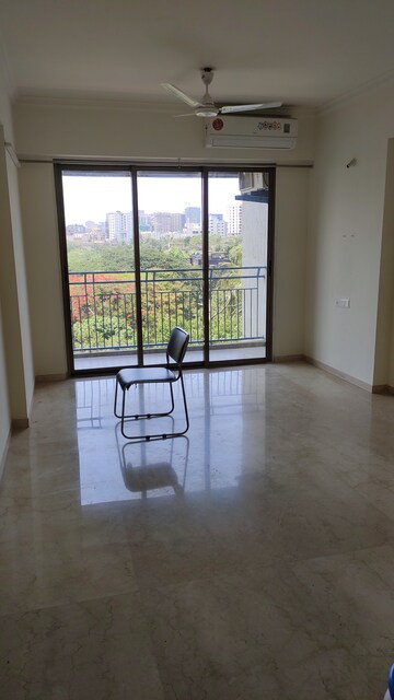 Room in 2 BHK Apartment at Platinum Life, Andheri West – for Rent