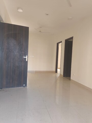 Room in 3 BHK Builder Floor at Breez Flora Avenue 33, Sohna Sector 33 – for Rent