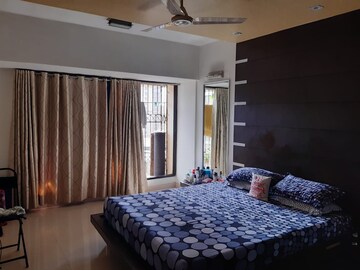 Bedroom in 2 BHK Apartment at Windsor Tower, Andheri West – for Rent