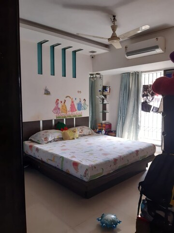 Bedroom in 2 BHK Apartment at Windsor Tower, Andheri West – for Rent
