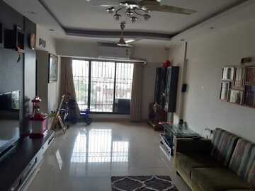 Living Room in 2 BHK Apartment at Windsor Tower, Andheri West – for Rent