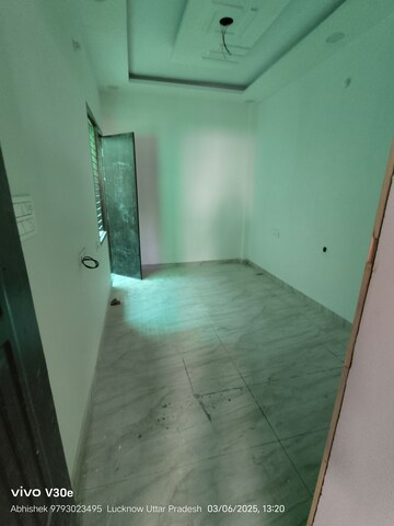Room in 2 BHK Independent House at Fazullaganj – for Sale
