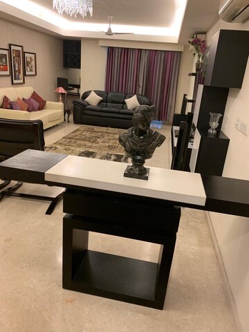 Living Room in 4 BHK Apartment at DLF The Belaire, Sector 54 – for Rent
