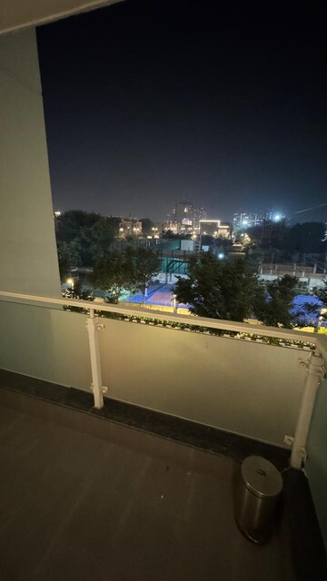 Swimming Pool in 3.5 BHK Apartment at M3M Escala, Sector 70a – for Rent