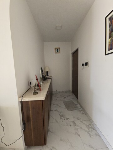 Room in 2 BHK Apartment at Raheja Ridgewood, Goregaon East – for Rent