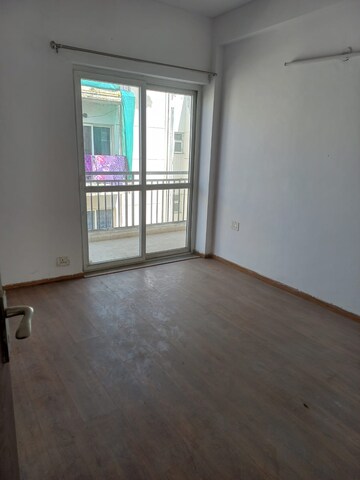 Room in 3 BHK Builder Floor at BPTP Park Elite Floors, Sector 85 – for Rent