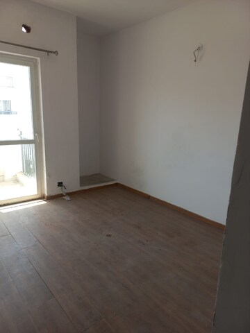 Room in 3 BHK Builder Floor at BPTP Park Elite Floors, Sector 85 – for Rent